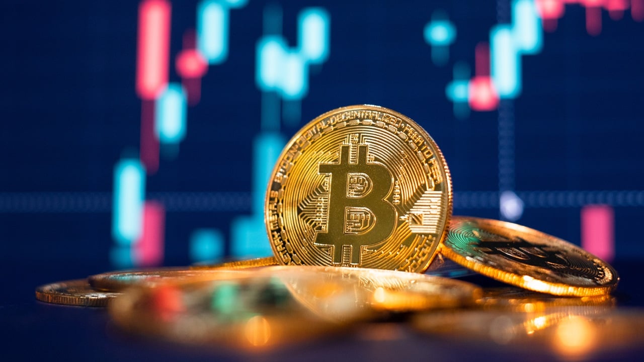 US Bitcoin ETFs See $71.73M in Outflows as 5 Funds Take a Hit