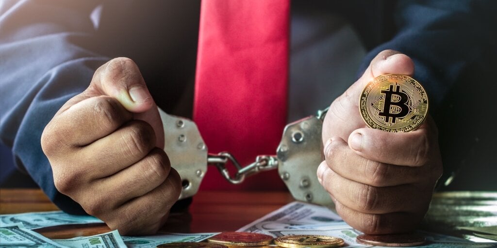 86-Year-Old Former Lawyer to Pay $14 Million for Running Bitcoin Ponzi Scheme